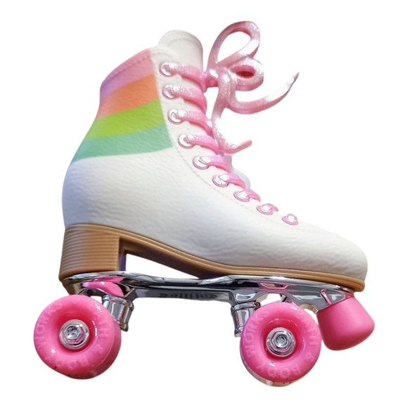 Bath And Body Works Retro Roller Skates with Pink Wheels Wallflower Plug In - Picture 2 of 3